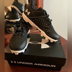 Under Armour Baseball Cleats Youth Size 1